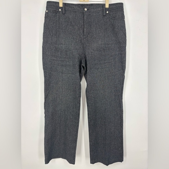 NWOT Ellen Tracy Black Straight Leg Jeans 16 - Picture 1 of 4